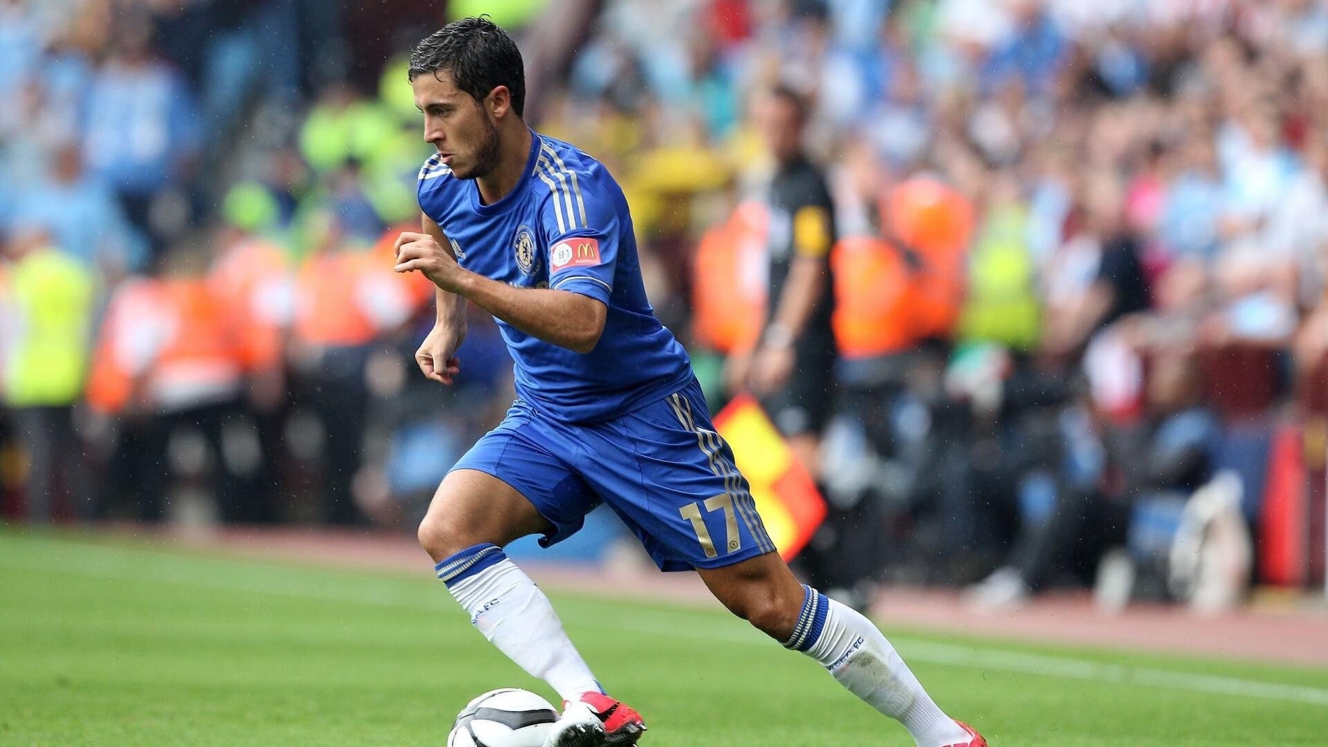 星空娱乐棋牌官网-跨界合作：体育明星跨界参与电竞赛事带来的流量分析，体育竞技明星